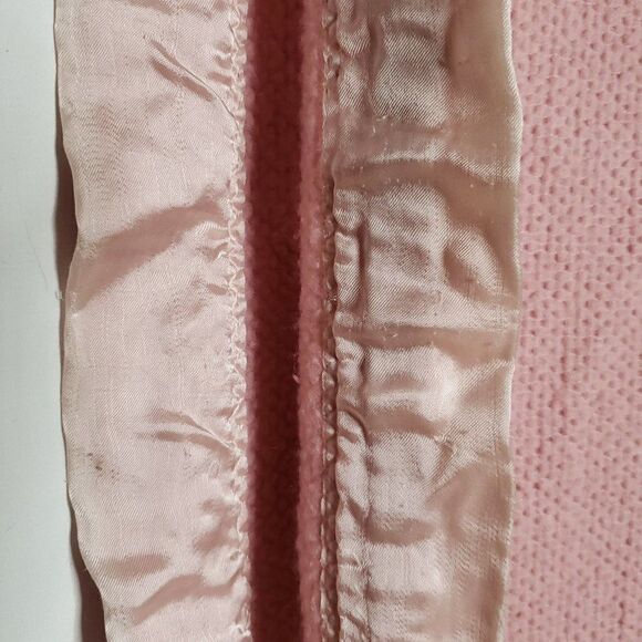 Vintage Waffle Weave Acrylic Blend Shiny Satin Trim Pink Blanket 70" X 84" - Picture 4 of 6
